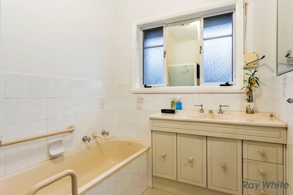 28 Leopold Street, Burwood VIC 3125, Burwood - Thumbnail 5
