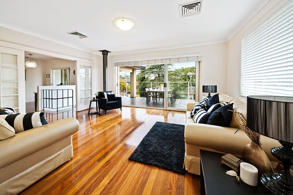 6 Cranbrook Place, Illawong - Thumbnail 2