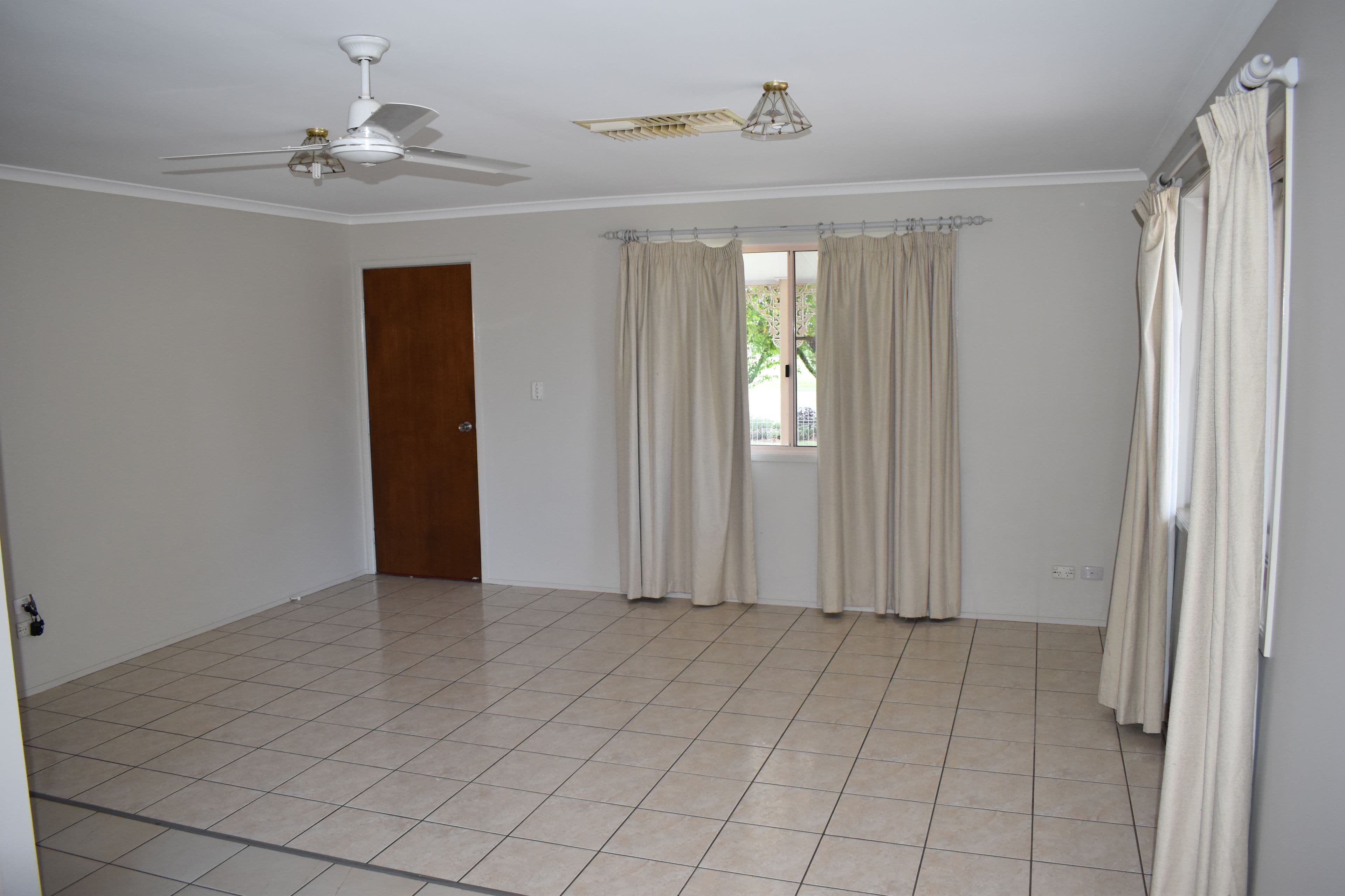 40 White Street, Emerald QLD 4720, Emerald - Thumbnail 5