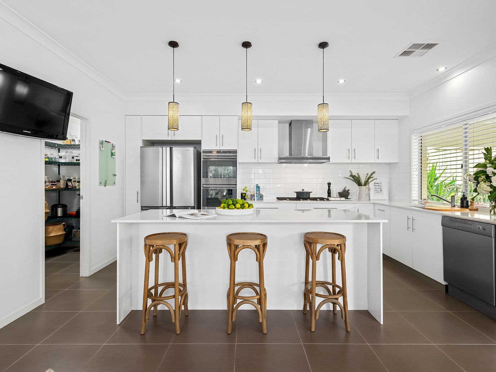 92 Effingham Street, Tarragindi QLD 4121, Tarragindi - Image 1