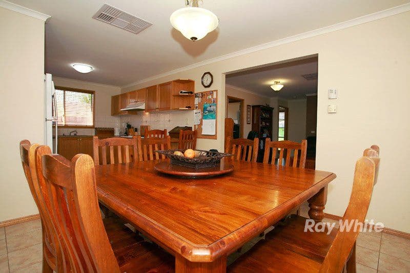 29 Fairhaven Boulevard, CRANBOURNE VIC 3977, Cranbourne West - Thumbnail 3