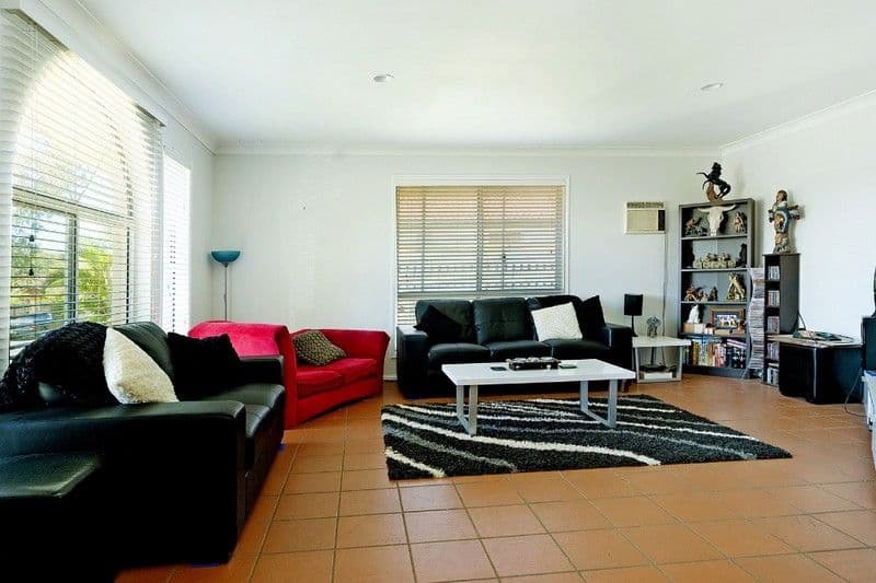 18 Winslow Court, OXENFORD QLD 4210, Oxenford - Thumbnail 2