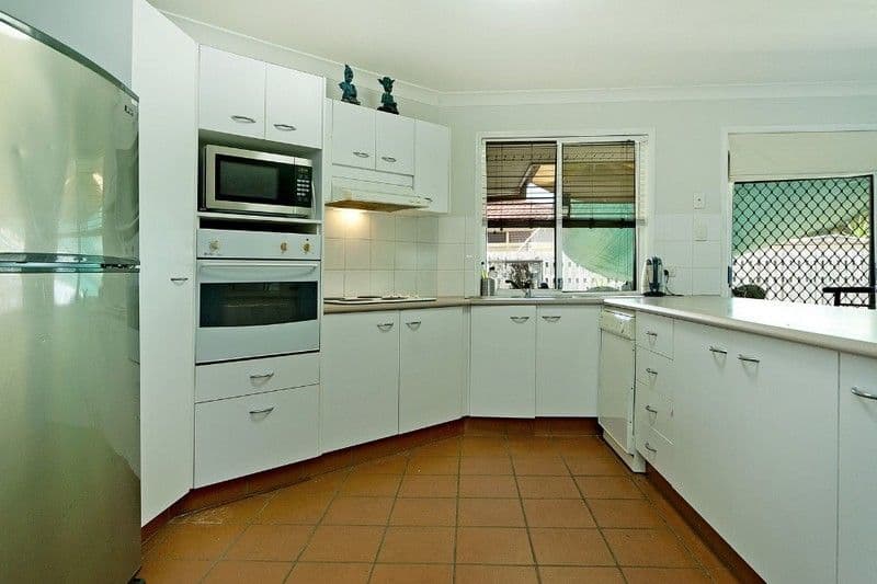 18 Winslow Court, OXENFORD QLD 4210, Oxenford - Thumbnail 3