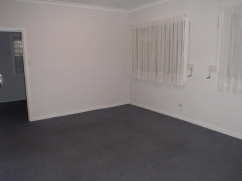 72 Camberwell Road, BALGA WA 6061, Balga - Thumbnail 3