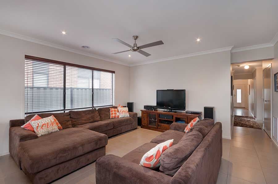 24 Viewside Crescent, Craigieburn VIC 3064, Craigieburn - Thumbnail 4