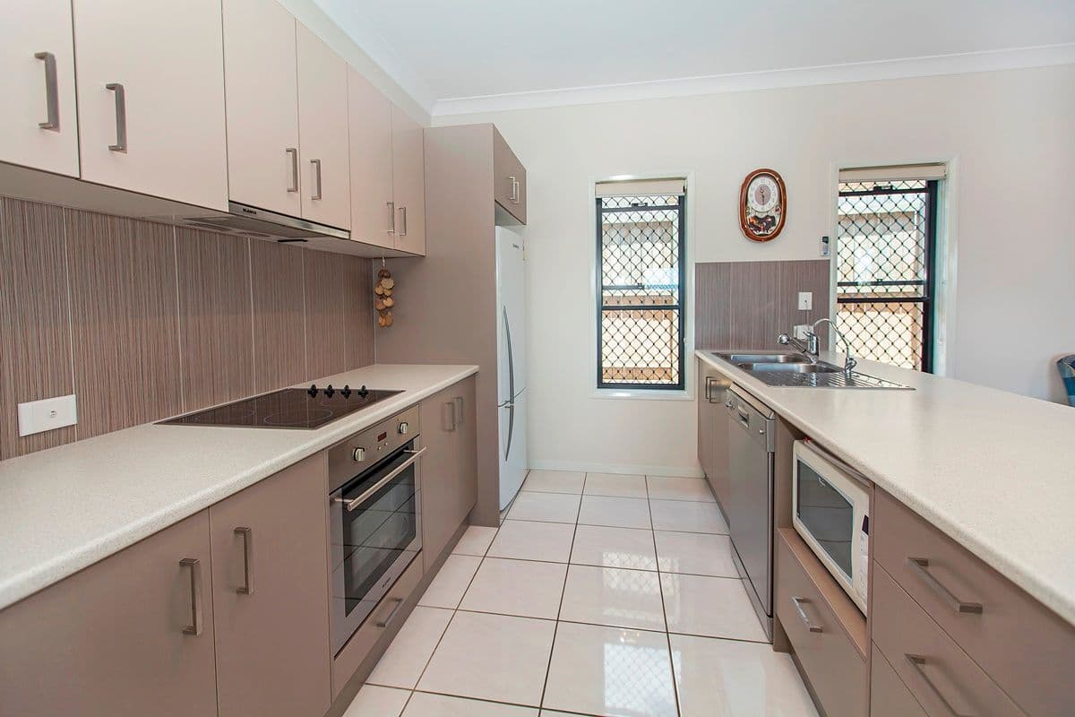 11 Grand Canyon Drive, SPRINGFIELD LAKES QLD 4300, Springfield Lakes - Thumbnail 5
