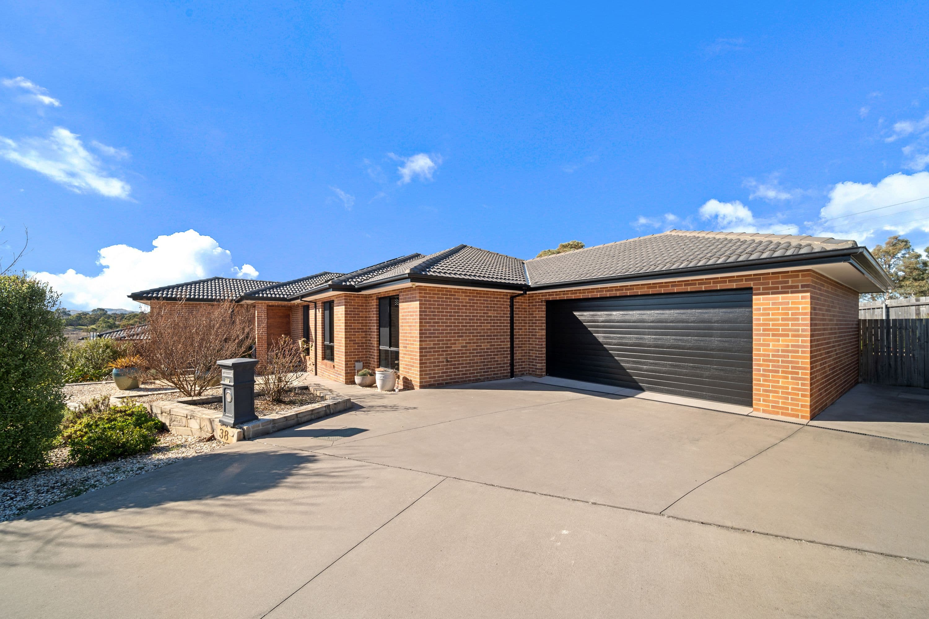 38 Carman Loop, Macgregor ACT 2615, Macgregor - Thumbnail 2