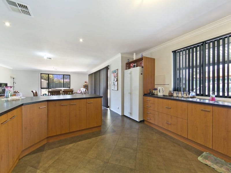 12 Jemalong Crescent, Roseworthy SA 5371, Roseworthy - Thumbnail 2