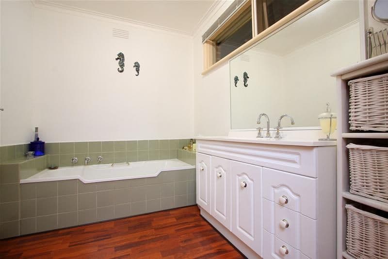 10 Hillboro Court, WATSONIA VIC 3087, Watsonia - Thumbnail 6