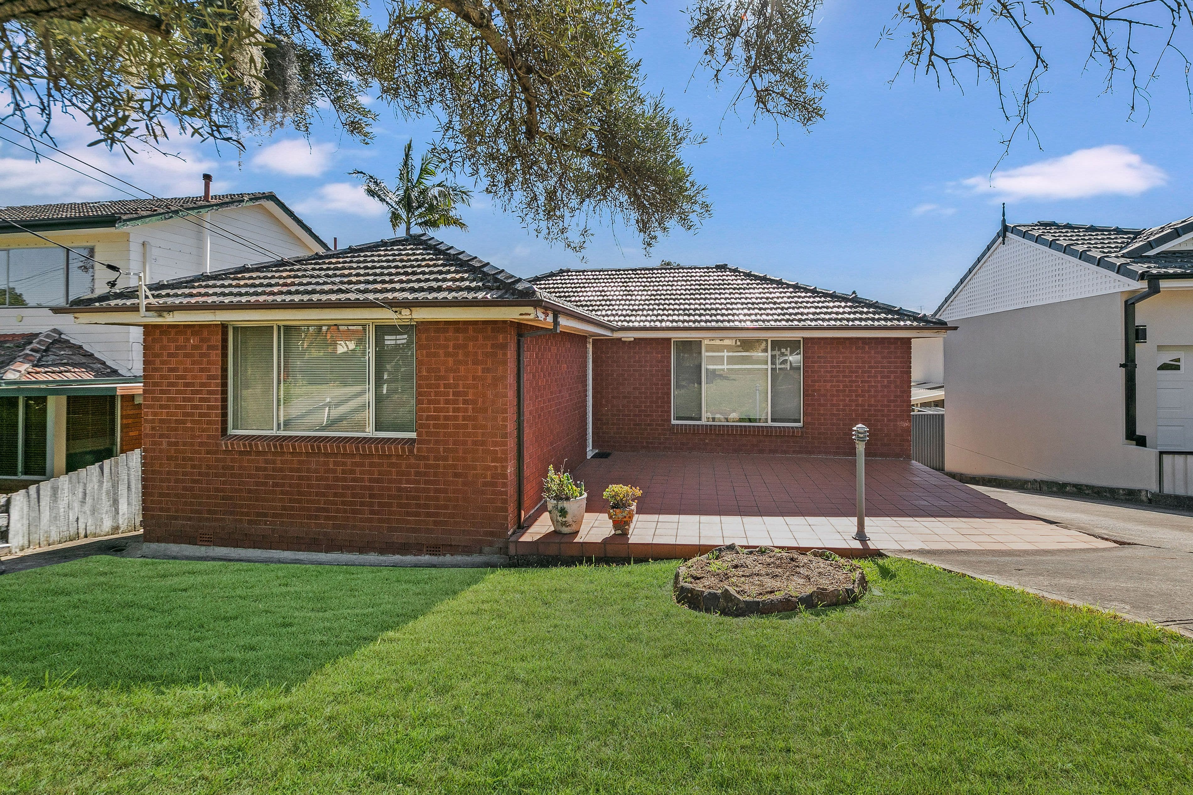 28 Binalong Avenue, Georges Hall NSW 2198, Georges Hall - Image 1