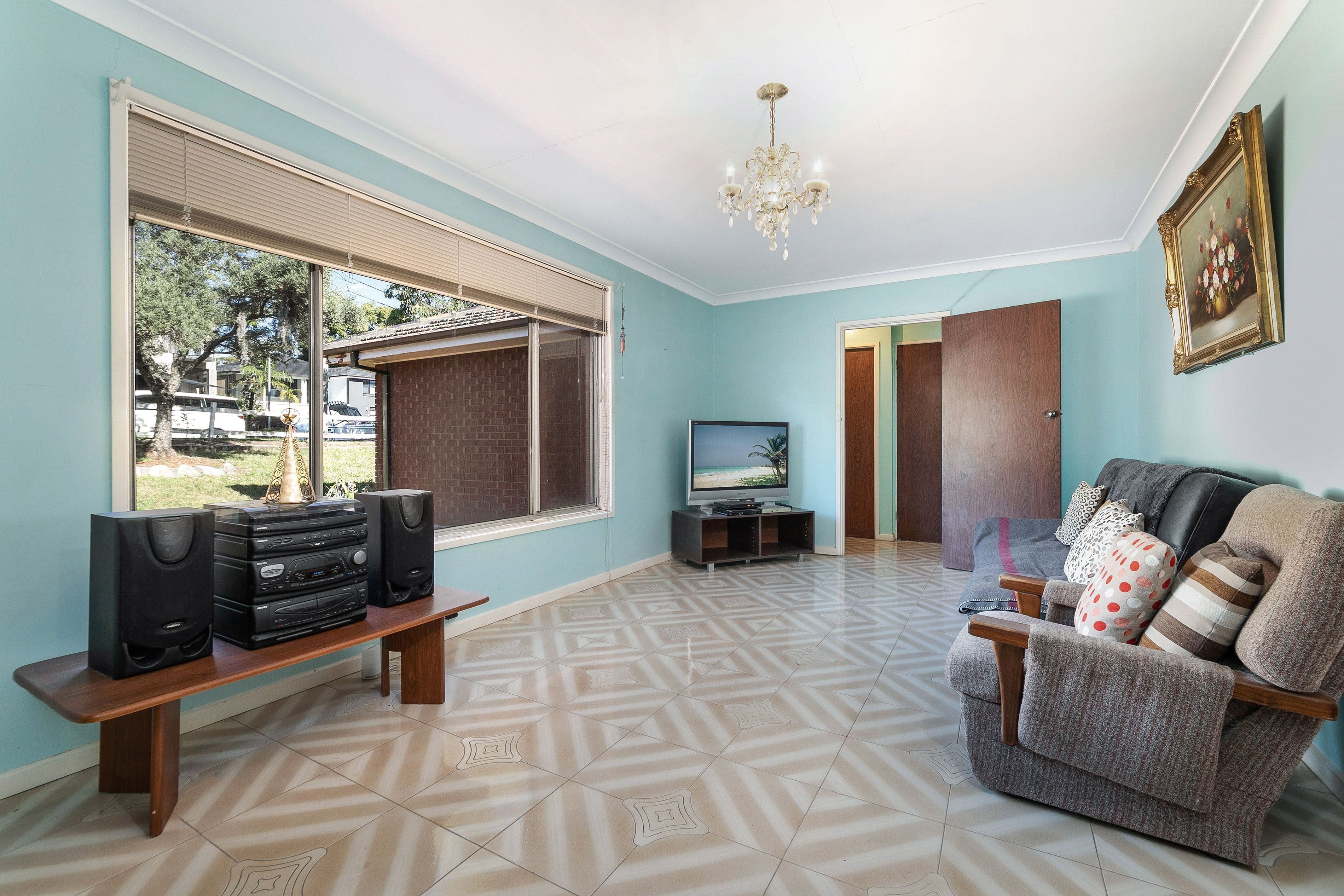 28 Binalong Avenue, Georges Hall NSW 2198, Georges Hall - Thumbnail 2