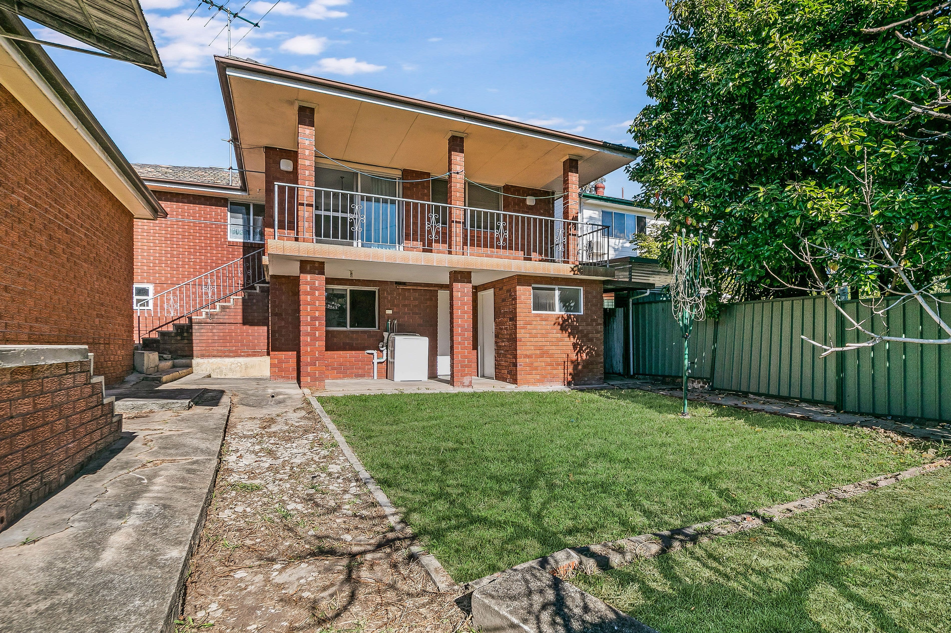 28 Binalong Avenue, Georges Hall NSW 2198, Georges Hall - Thumbnail 8
