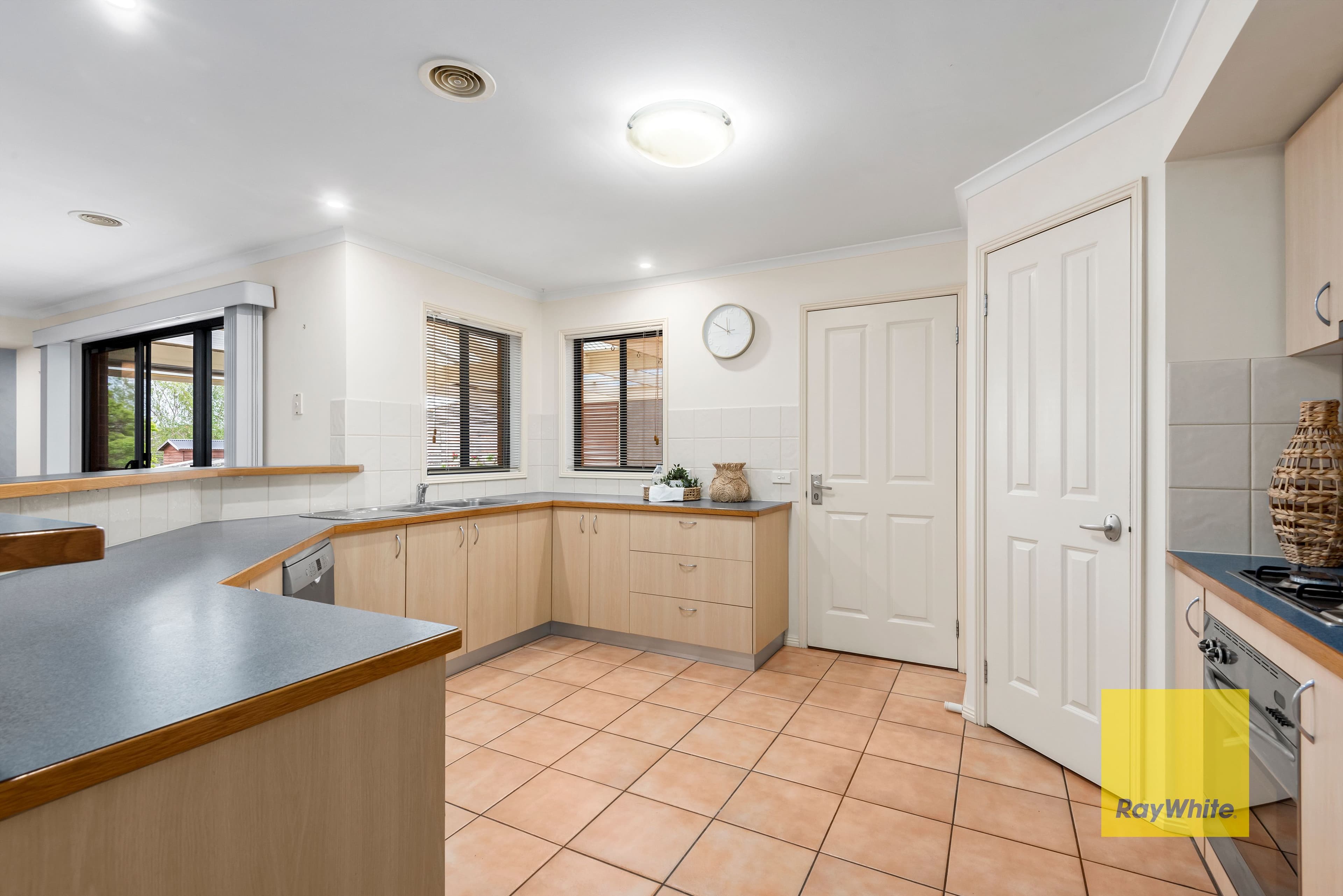 12 Pethajohn Parade, Grovedale VIC 3216, Grovedale - Thumbnail 5