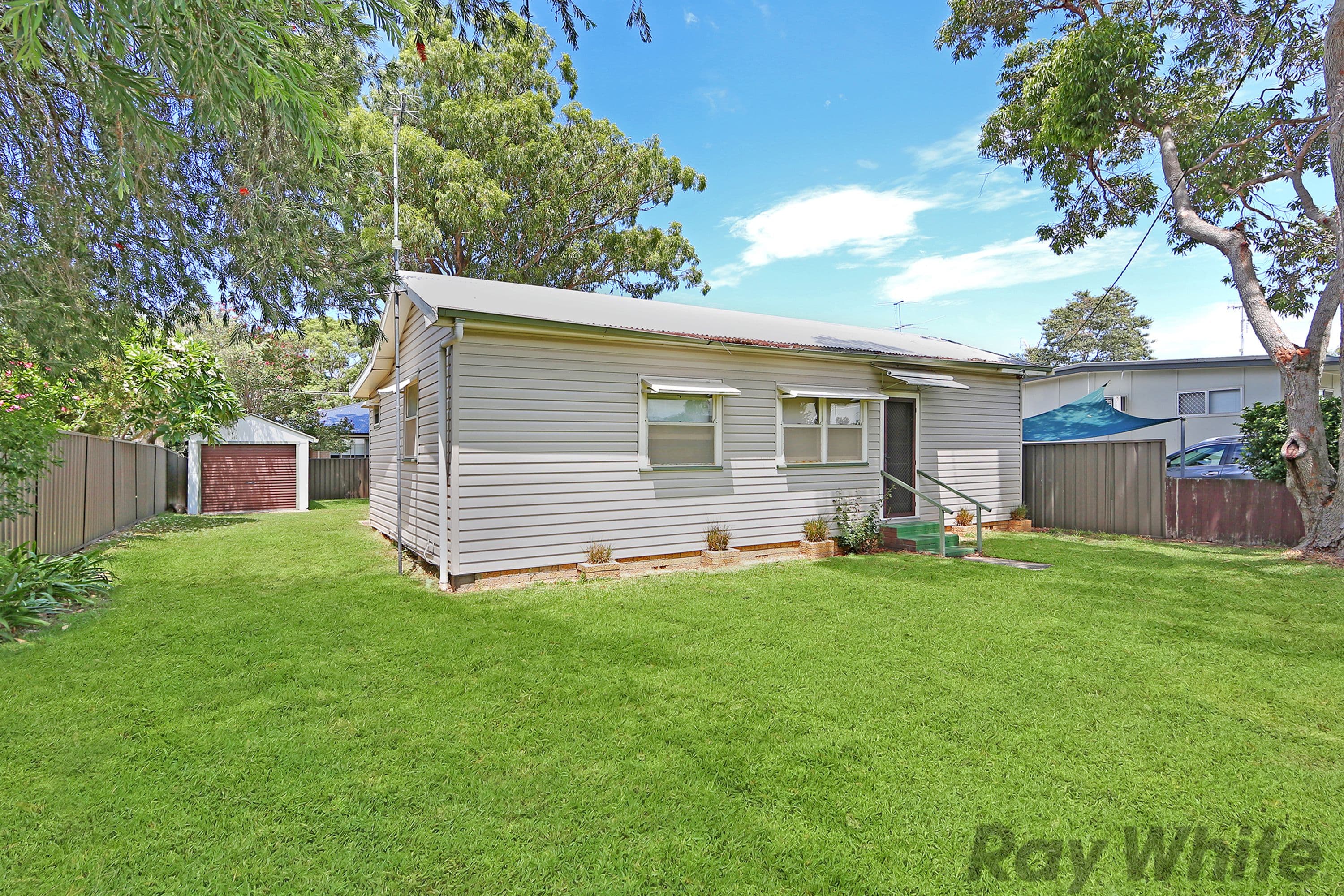 31 Crossingham Street, Canton Beach - Thumbnail 2