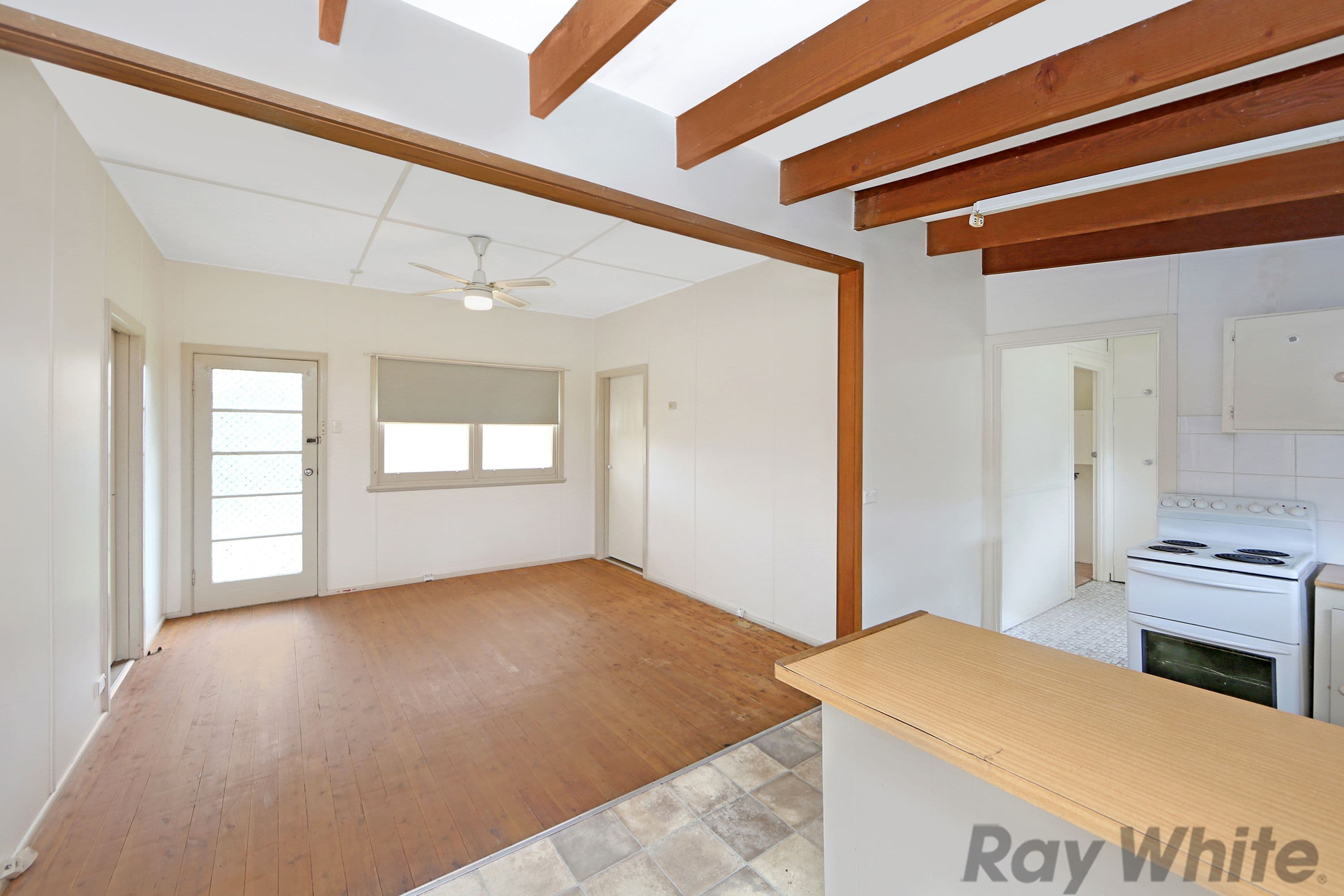 31 Crossingham Street, Canton Beach - Thumbnail 3