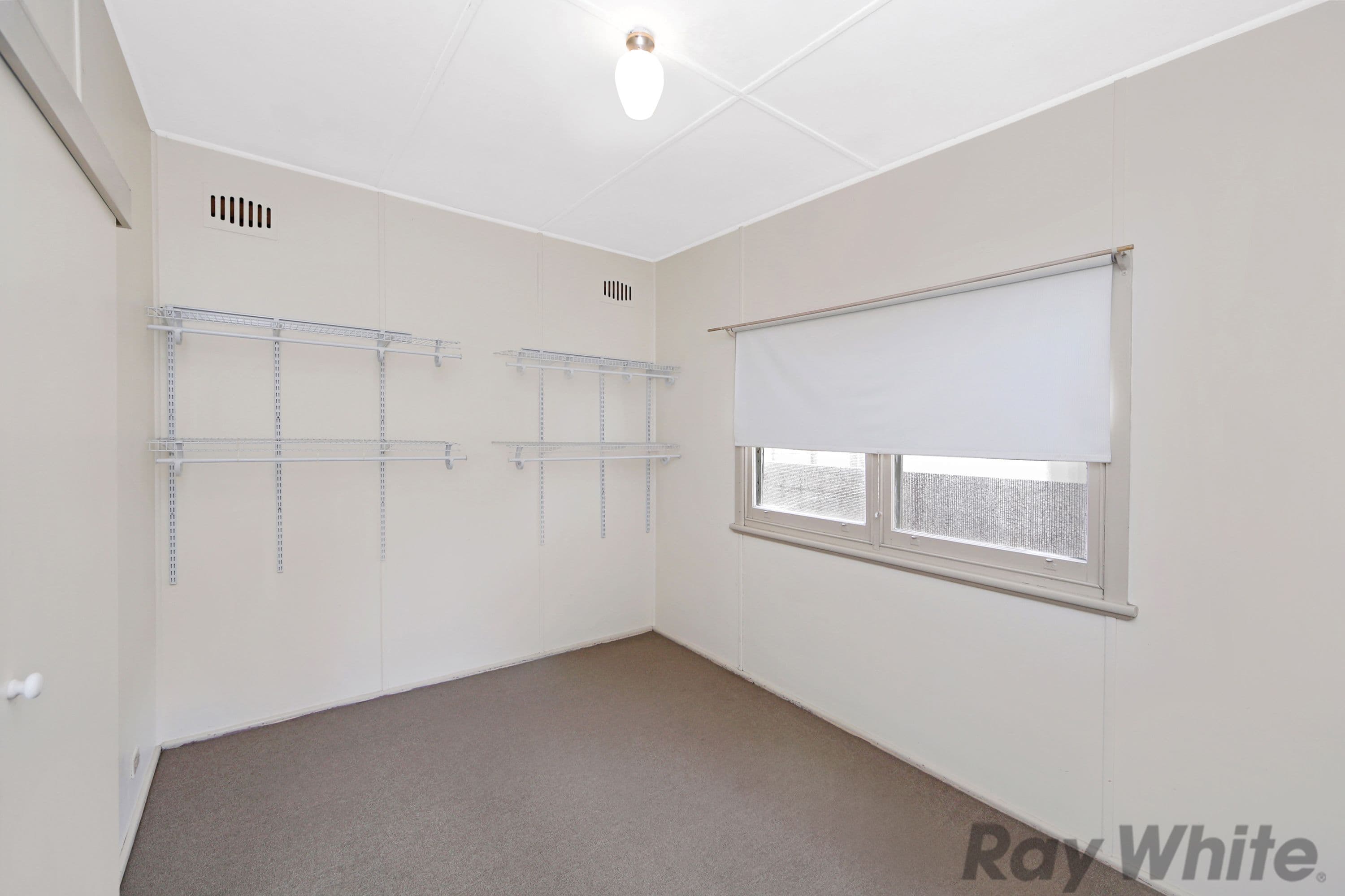 31 Crossingham Street, Canton Beach - Thumbnail 7