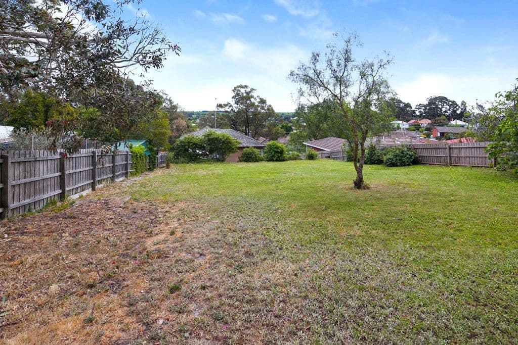 17 McKee Street, Golden Point VIC 3350, Golden Point - Thumbnail 2
