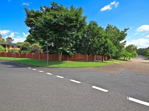 2 Duranta Street, BELLBOWRIE QLD 4070, Bellbowrie - Thumbnail 2