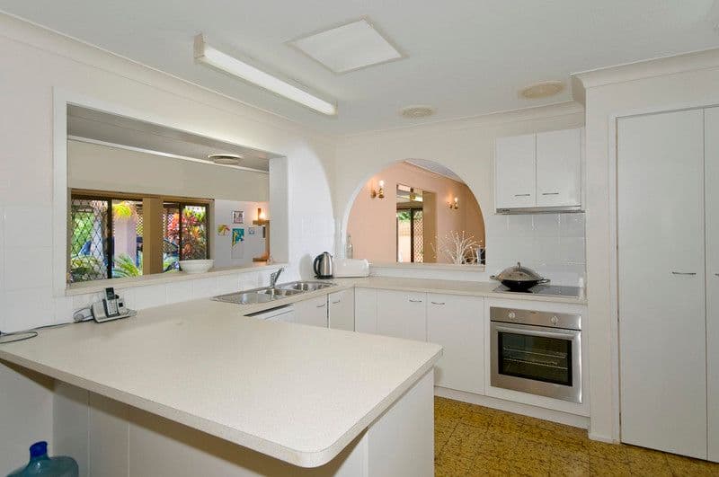 3 Spindle Street, PALM BEACH QLD 4221, Palm Beach - Thumbnail 2