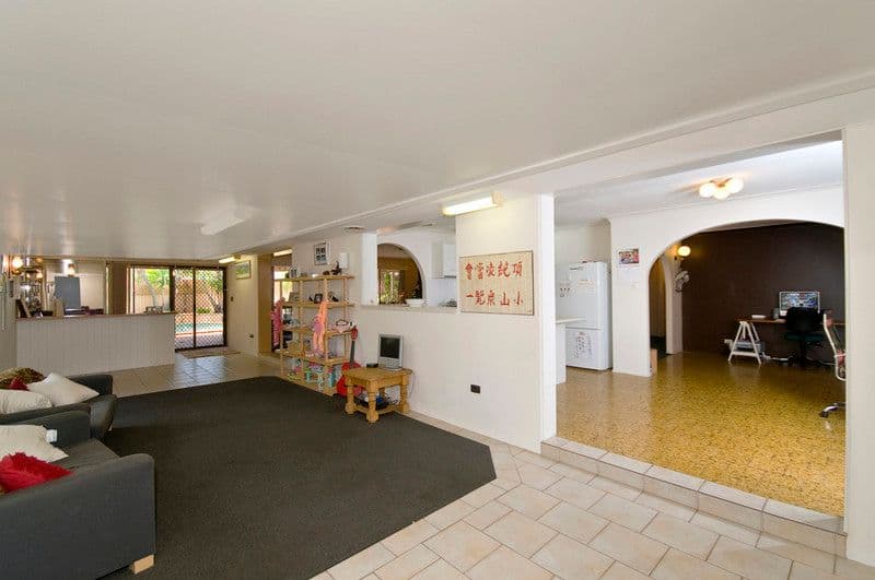 3 Spindle Street, PALM BEACH QLD 4221, Palm Beach - Thumbnail 4