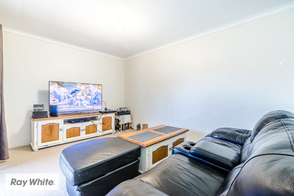 4 Avila Way, Alexander Heights WA 6064, Alexander Heights - Thumbnail 2