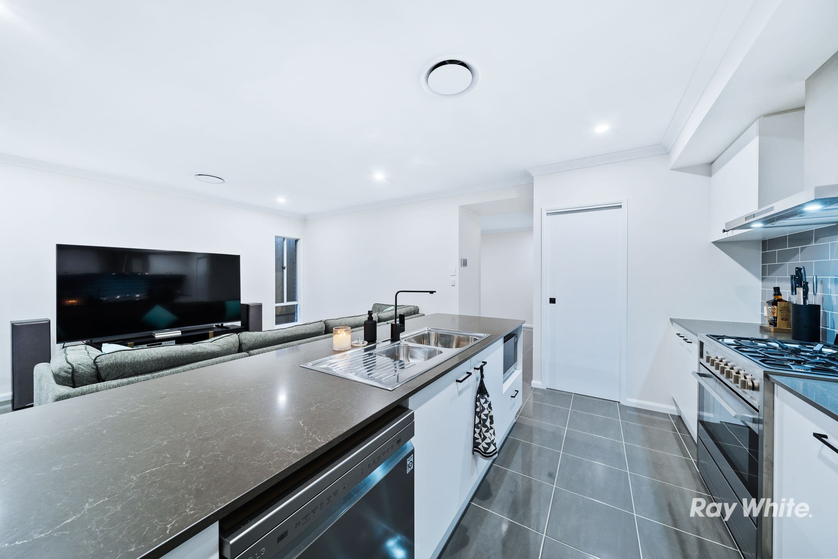 77 Moss Street, Greenbank QLD 4124, Greenbank - Thumbnail 3