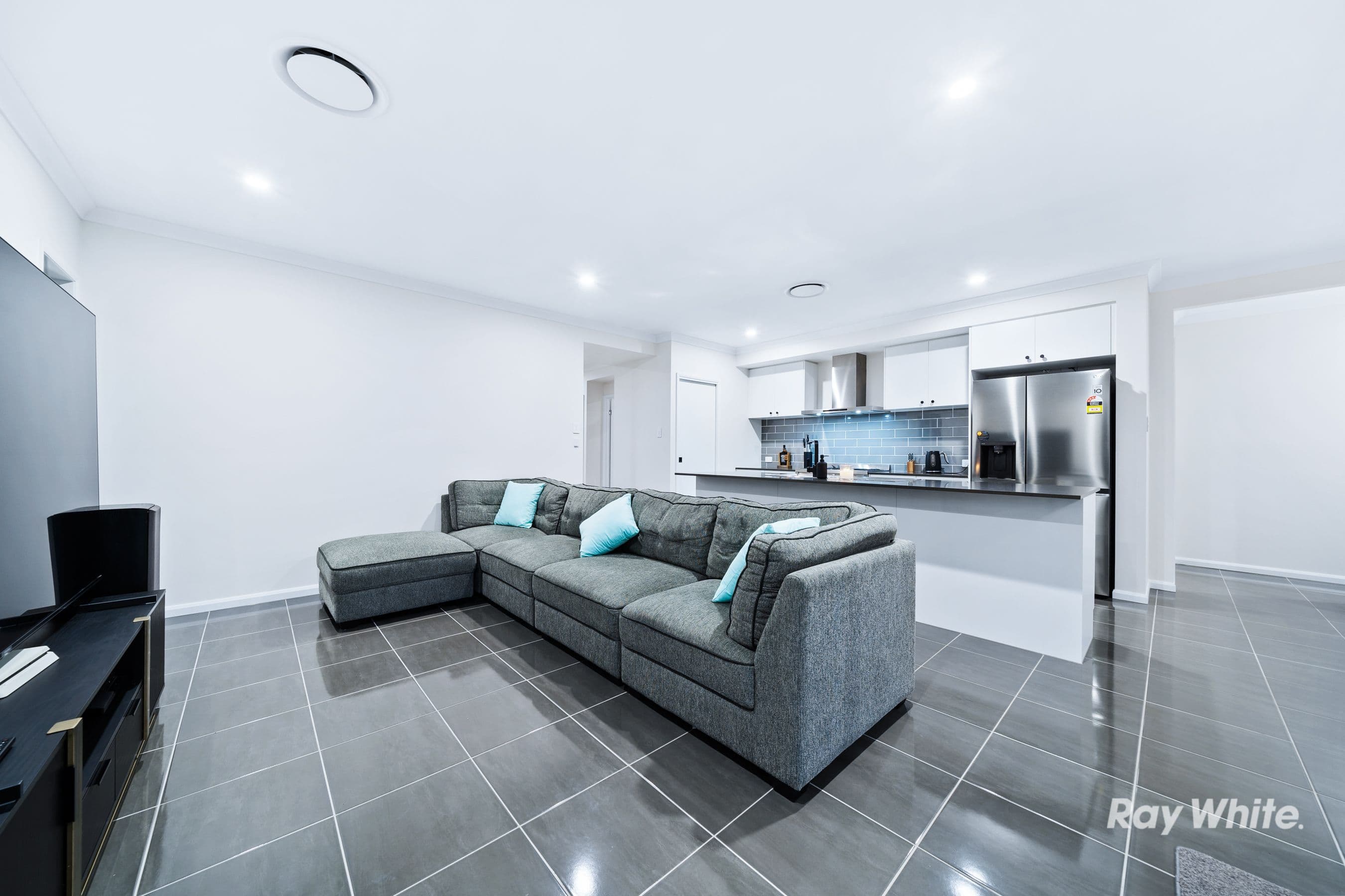 77 Moss Street, Greenbank QLD 4124, Greenbank - Thumbnail 4