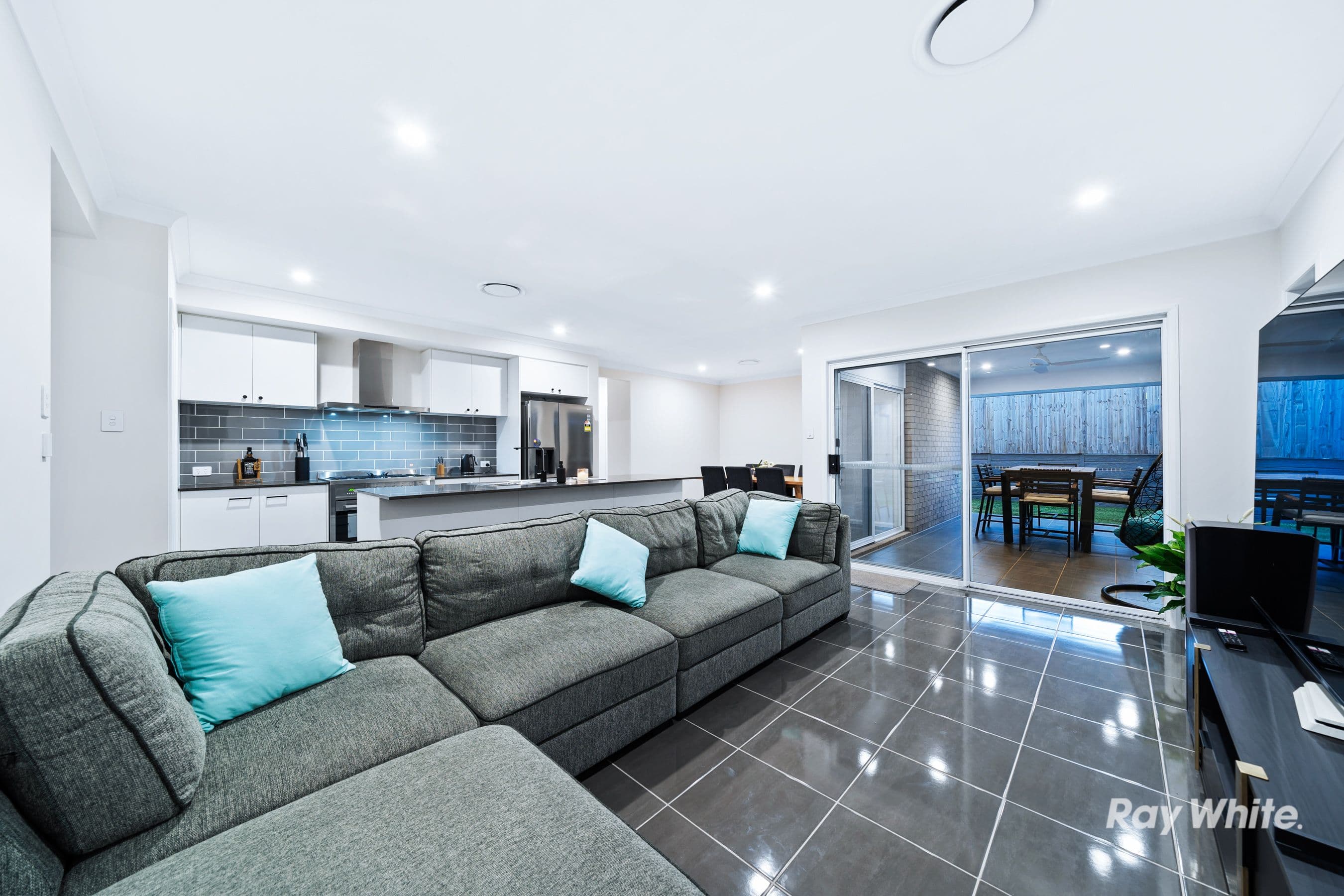 77 Moss Street, Greenbank QLD 4124, Greenbank - Thumbnail 6