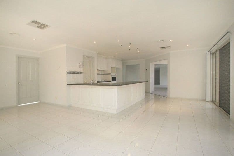 11 Kalimna Court, ROWVILLE VIC 3178, Rowville - Thumbnail 3