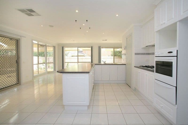 11 Kalimna Court, ROWVILLE VIC 3178, Rowville - Thumbnail 4
