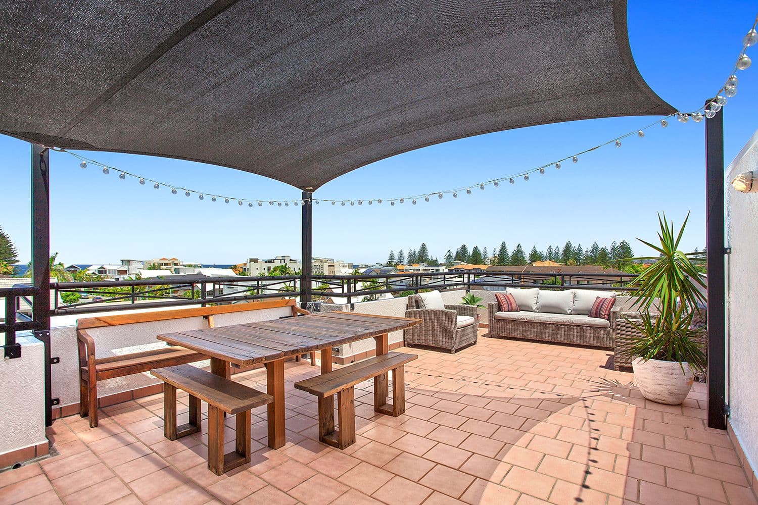 37 Sunbrite Avenue, Mermaid Beach QLD 4218, Mermaid Beach - Image 1