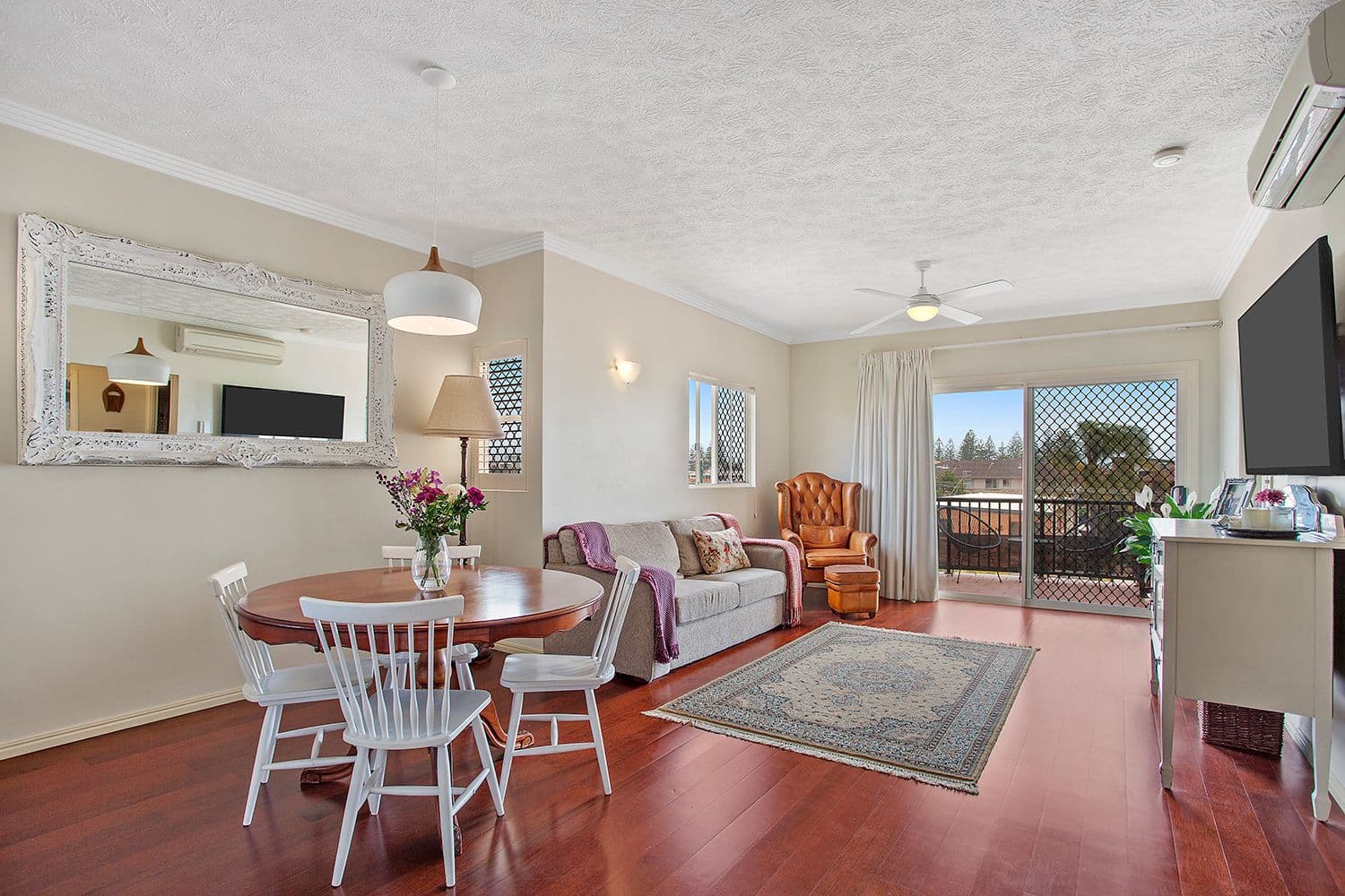37 Sunbrite Avenue, Mermaid Beach QLD 4218, Mermaid Beach - Thumbnail 3
