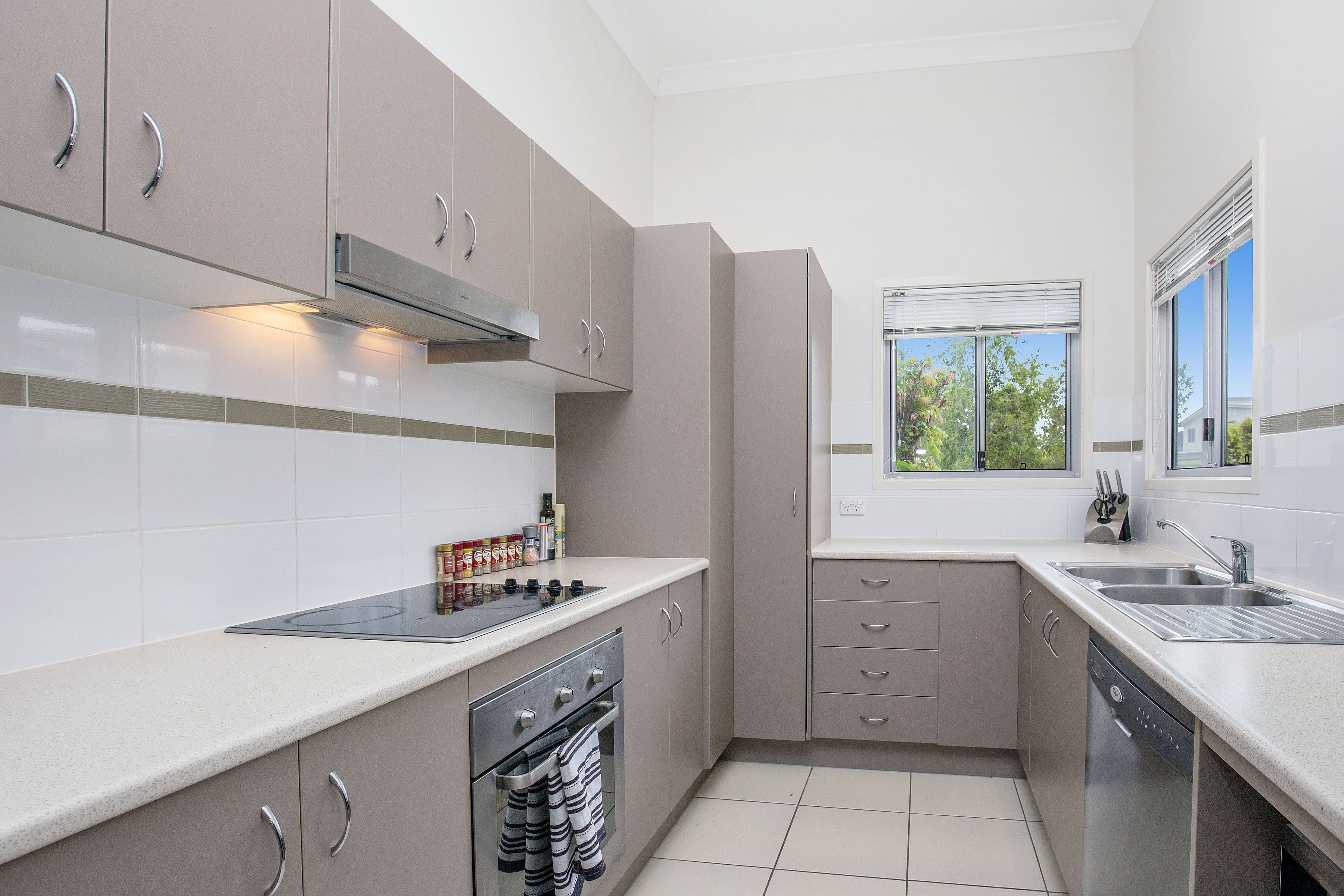 2 Sangster Crescent, Pacific Pines QLD 4211, Pacific Pines - Thumbnail 2