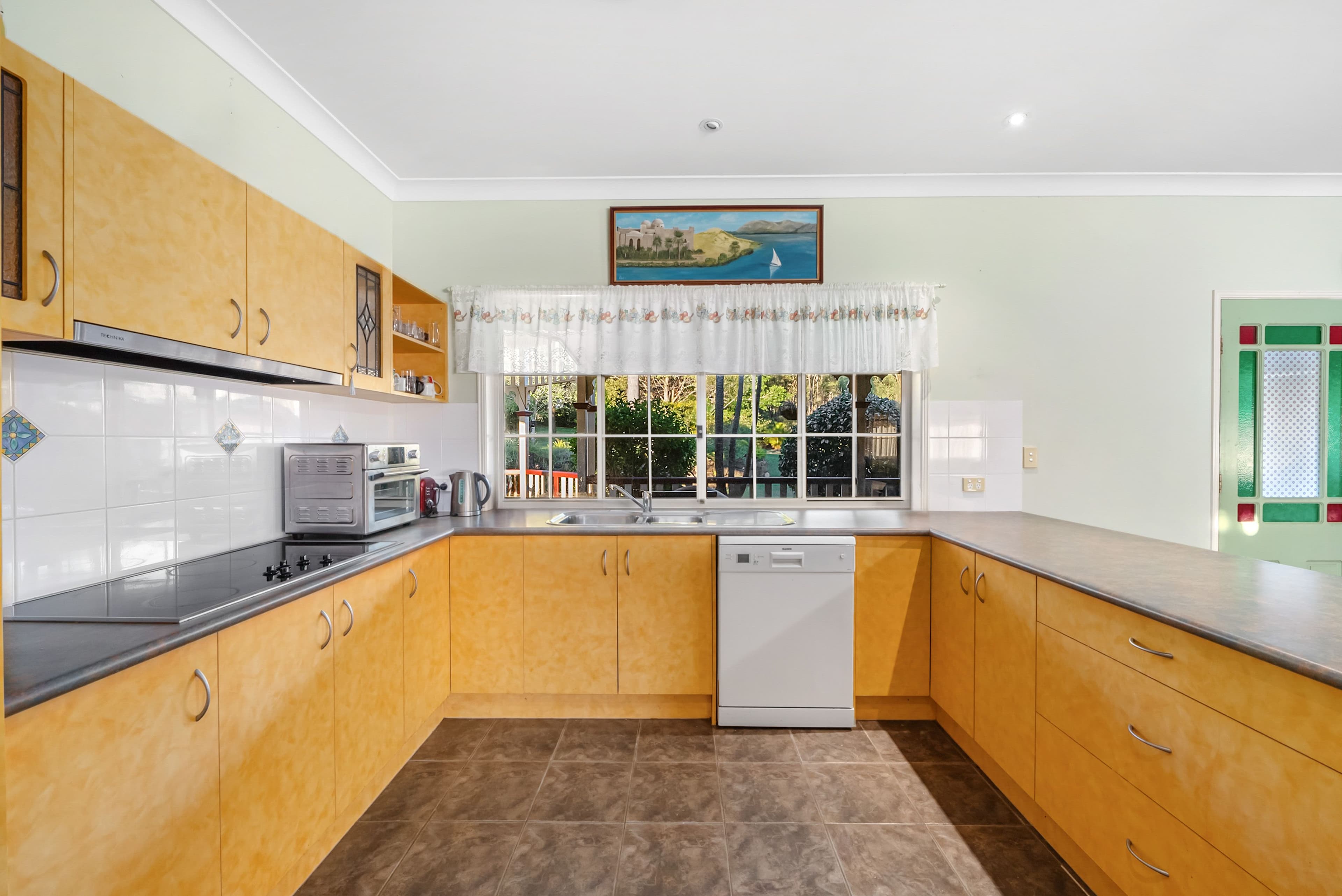 21 Waldorf Place, Maudsland QLD 4210, Maudsland - Thumbnail 5