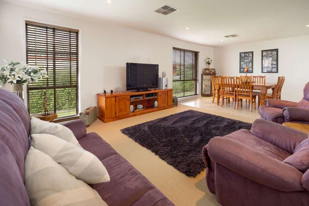 373 Poplar Drive, LAVINGTON NSW 2641, Lavington - Thumbnail 2