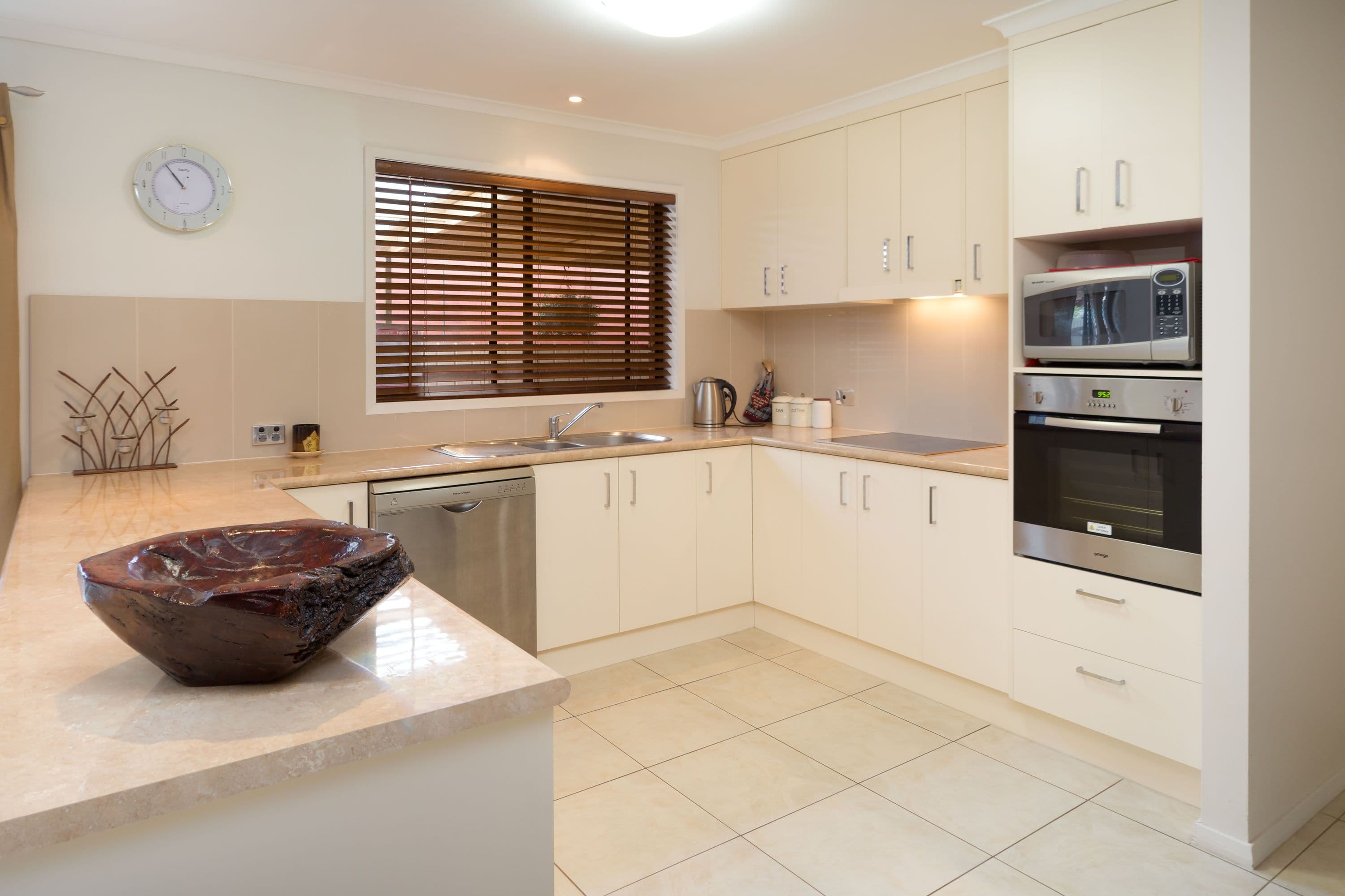 373 Poplar Drive, LAVINGTON NSW 2641, Lavington - Thumbnail 3