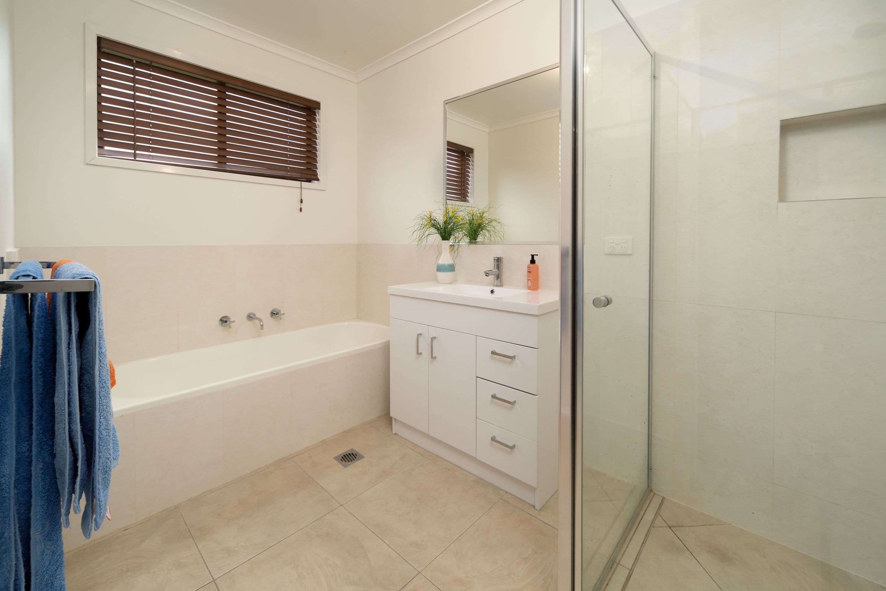 373 Poplar Drive, LAVINGTON NSW 2641, Lavington - Thumbnail 4