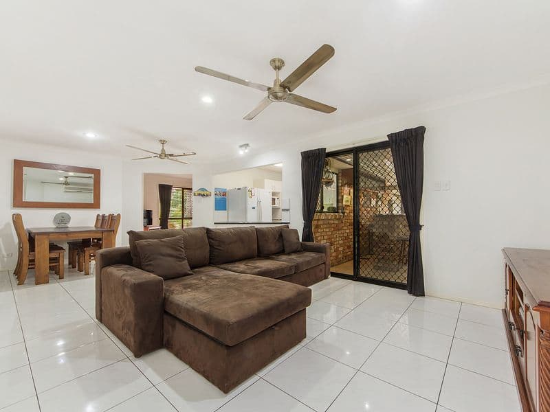 5 Blueash Crescent, Oxenford QLD 4210, Oxenford - Thumbnail 4
