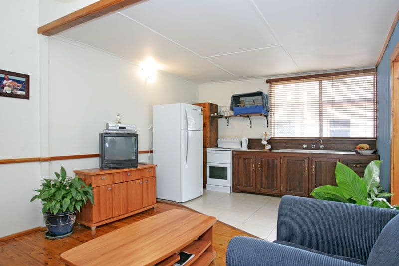 37 Bundilla Parade, Berkeley Vale NSW 2261, Berkeley Vale - Thumbnail 3