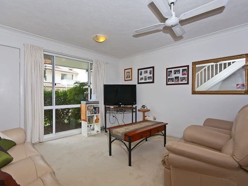 2 St Kevins Avenue, BENOWA QLD 4217, Benowa - Thumbnail 3