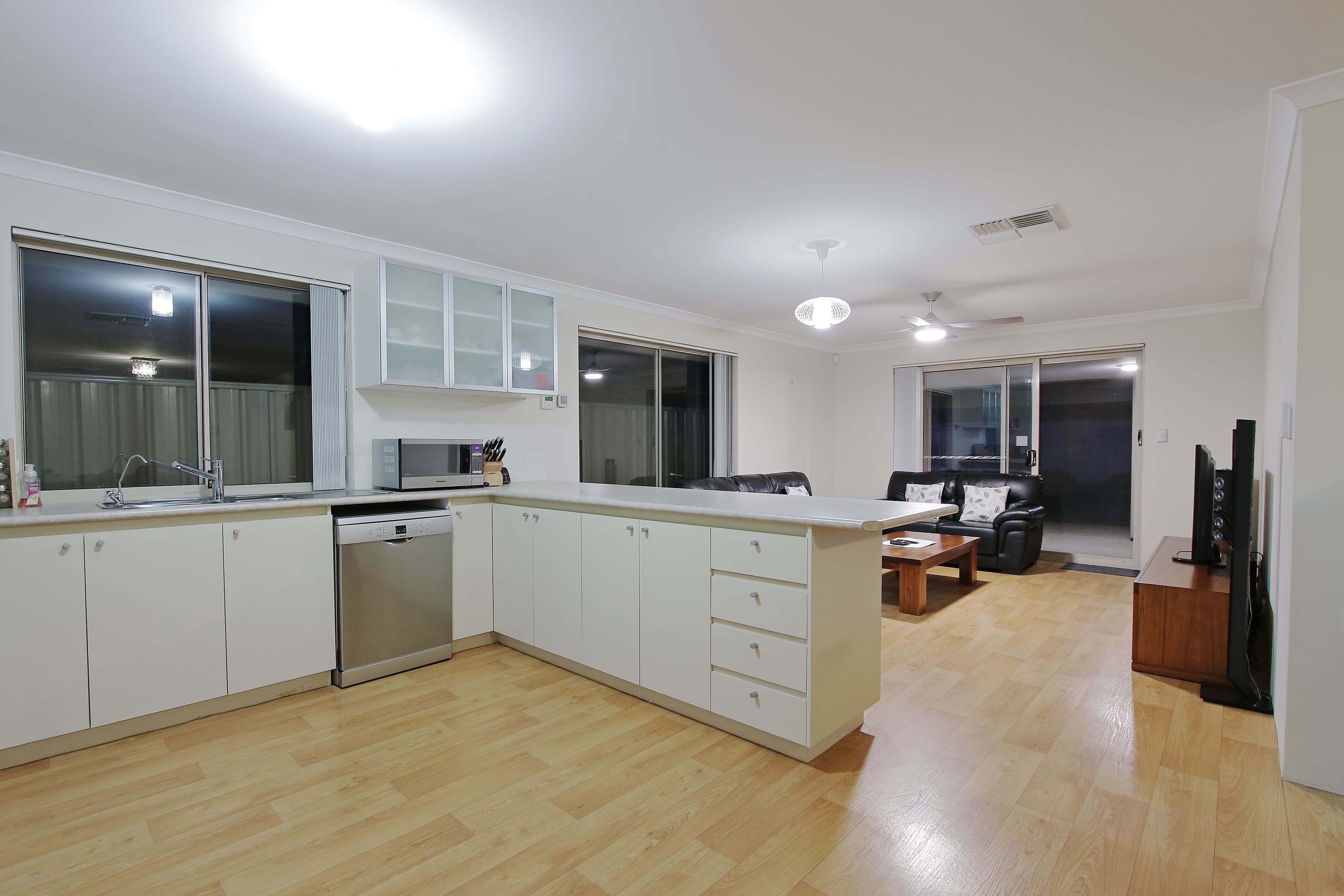 10 William Street, Wattle Grove WA 6107, Wattle Grove - Thumbnail 5