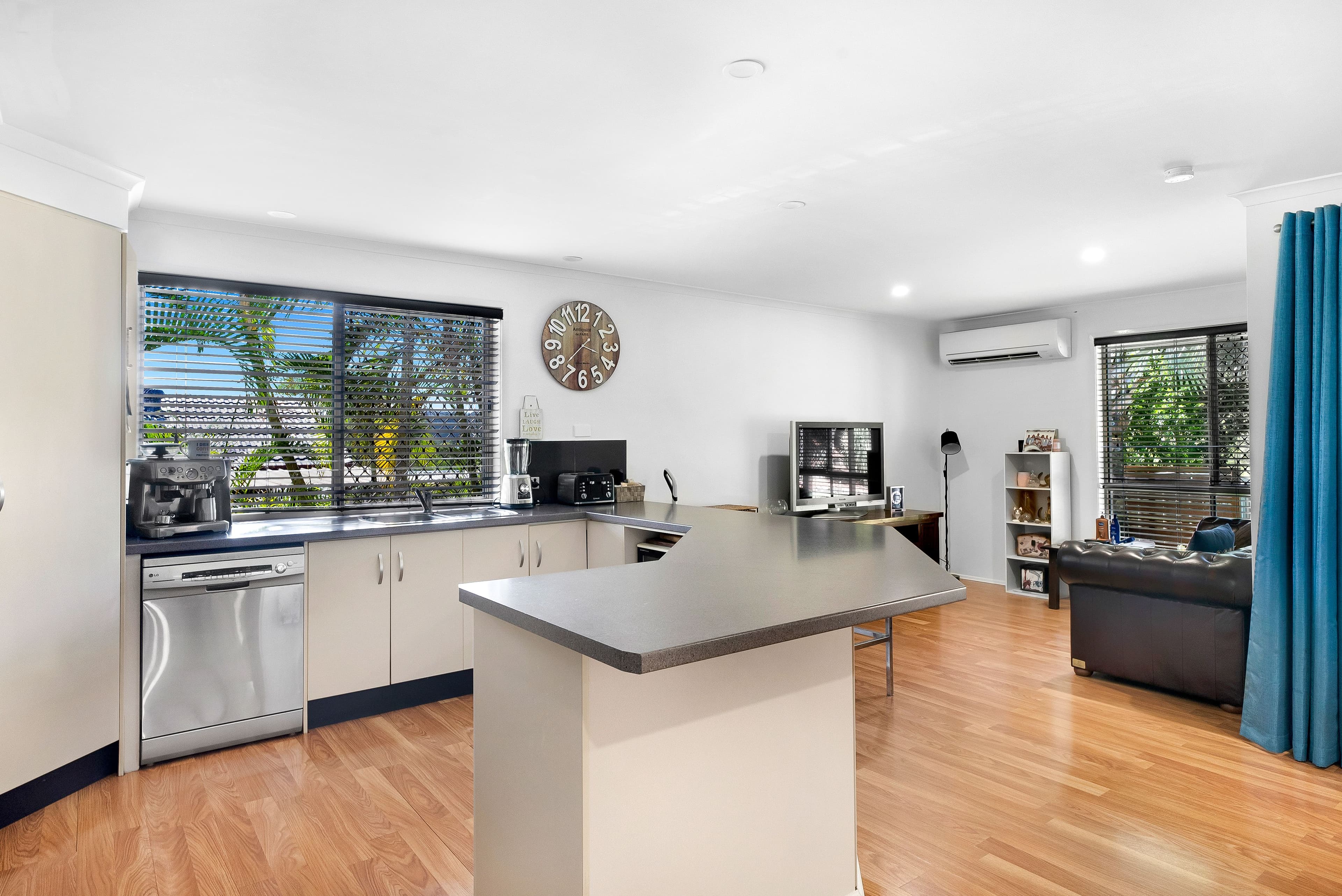 7 Universal Street, Oxenford QLD 4210, Oxenford - Thumbnail 8