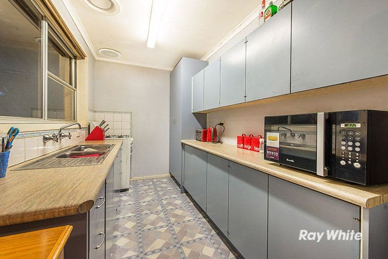13 Village Drive, Hampton Park VIC 3976, Hampton Park - Thumbnail 2
