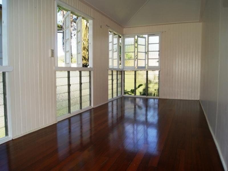 13 Thomas Street, MOSSMAN QLD 4873, Mossman - Thumbnail 2