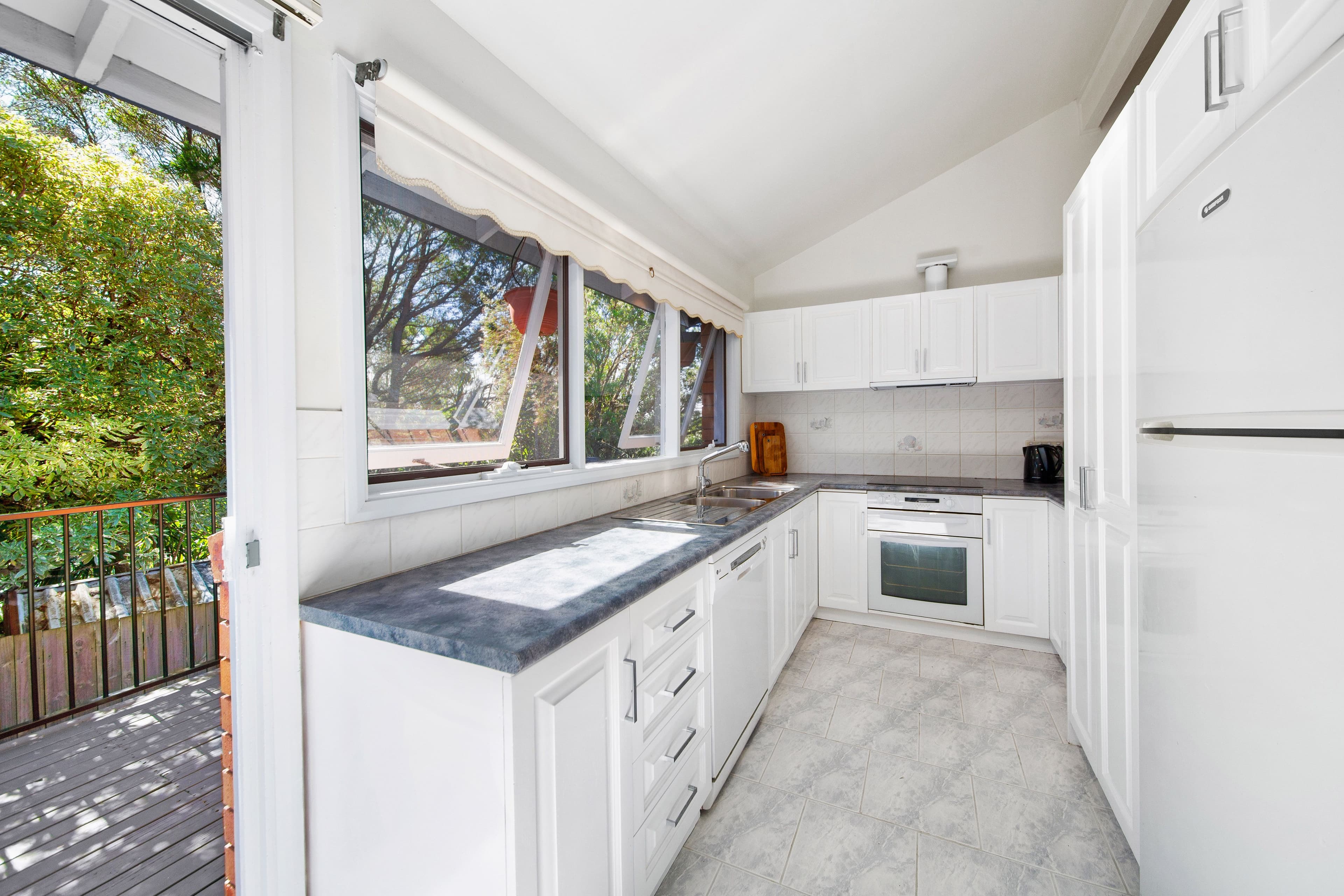 7 Gibson Street, Yarrawarrah NSW 2233, Yarrawarrah - Thumbnail 3