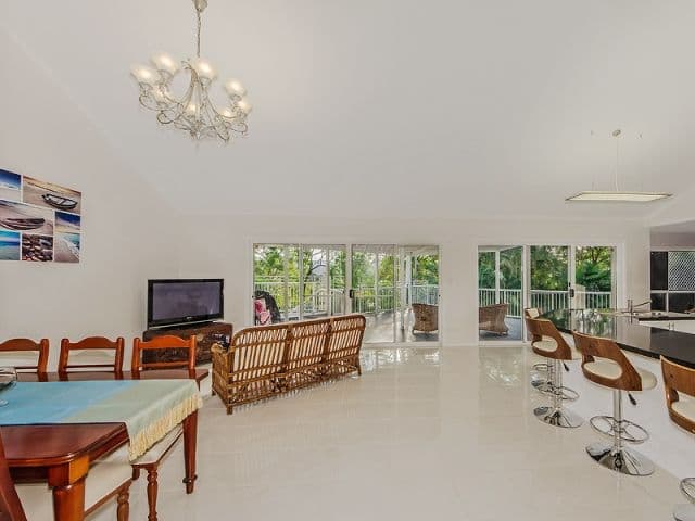 32 Clarence Drive, HELENSVALE QLD 4212, Helensvale - Thumbnail 4