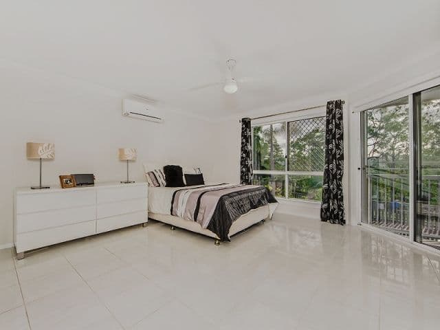 32 Clarence Drive, HELENSVALE QLD 4212, Helensvale - Thumbnail 6