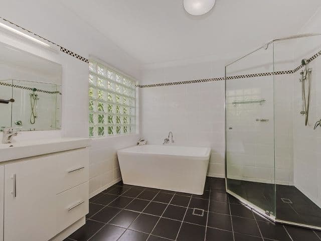 32 Clarence Drive, HELENSVALE QLD 4212, Helensvale - Thumbnail 7