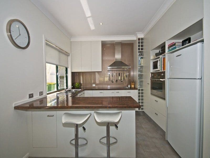 10 Steyning Court, ARUNDEL QLD 4214, Arundel - Thumbnail 7