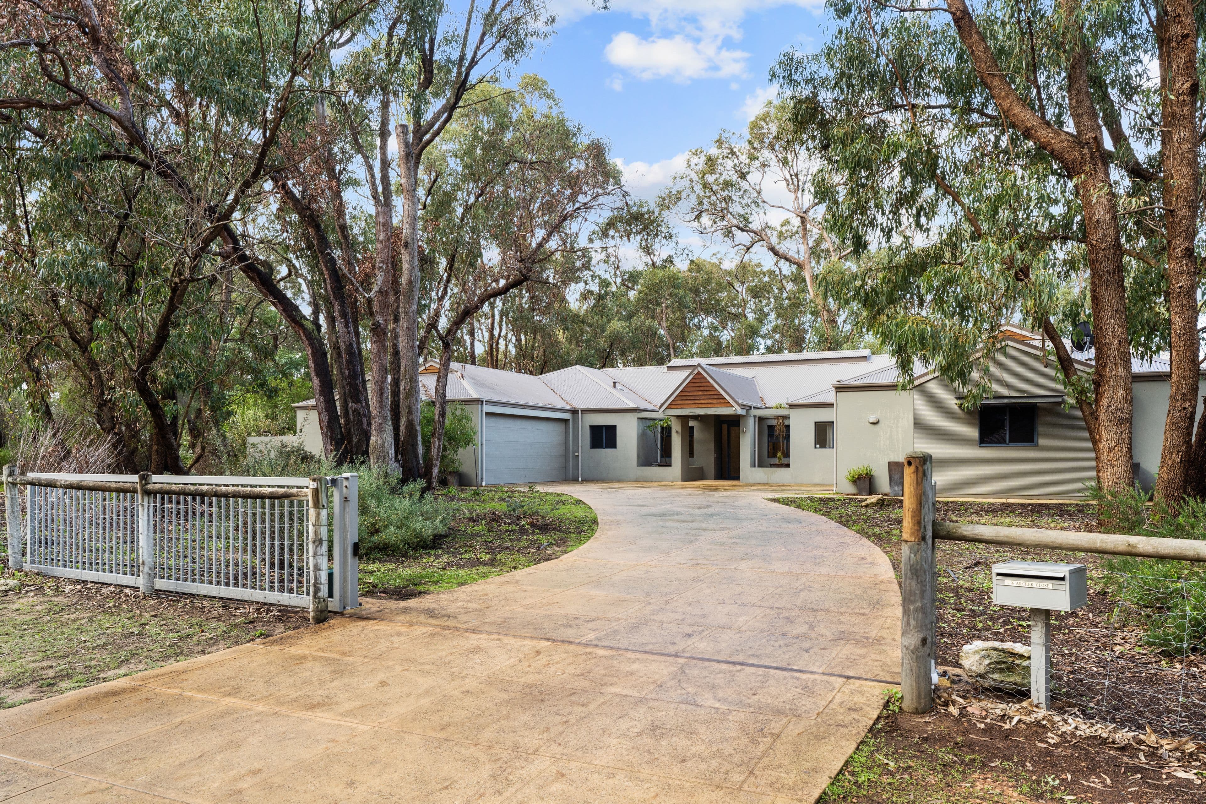 4 Archer Close, Baldivis WA 6171, Baldivis - Thumbnail 2